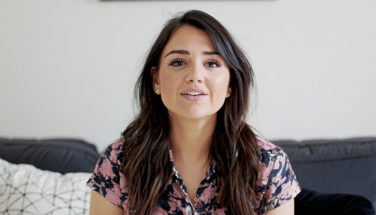 découvrez un témoignage authentique et bouleversant où elle raconte, sans tabou, son dépucelage. un récit cru et sincère qui ne laisse personne indifférent et suscite autant de choc que de curiosité.