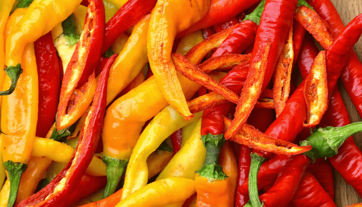 découvrez les différences entre le paprika et le piment doux : saveur, teneur en capsaïcine, bienfaits et conseils de nutritionnistes pour bien les distinguer dans vos recettes.